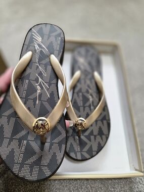 Michael Kors Bedford Flip Flops